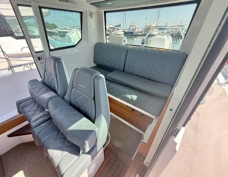 Slide: The Image of Axopar 28 Cabin 2022 - 7400438