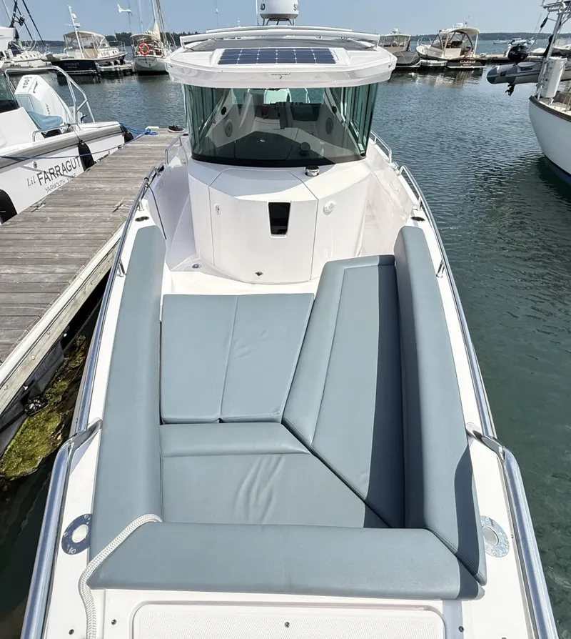 Slide: The Image of Axopar 28 Cabin 2022 - 7400423