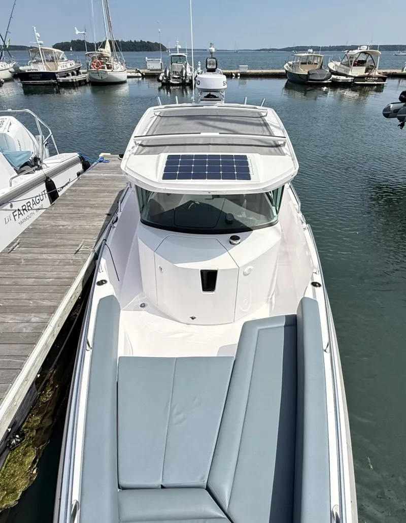 Slide: The Image of Axopar 28 Cabin 2022 - 7400424