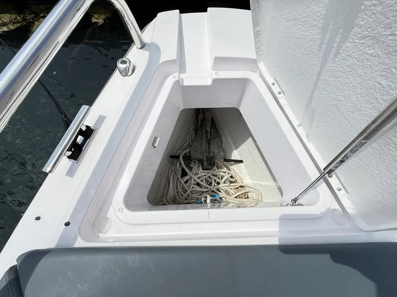 Slide: The Image of Axopar 28 Cabin 2022 - 7400422