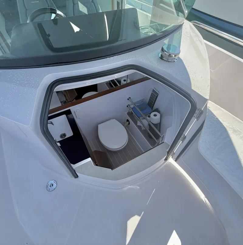 Slide: The Image of Axopar 28 Cabin 2022 - 7400442