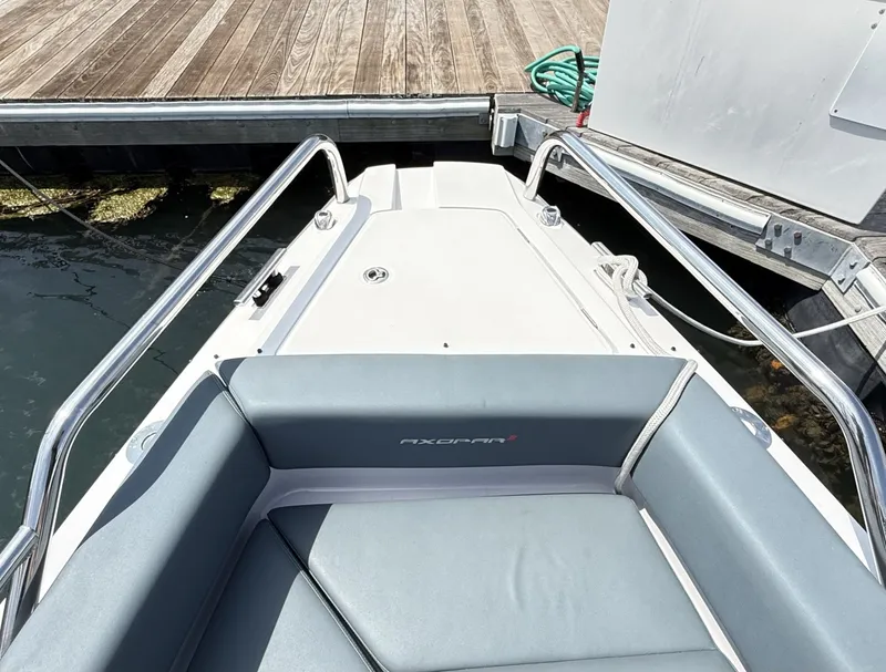 Slide: The Image of Axopar 28 Cabin 2022 - 7400421