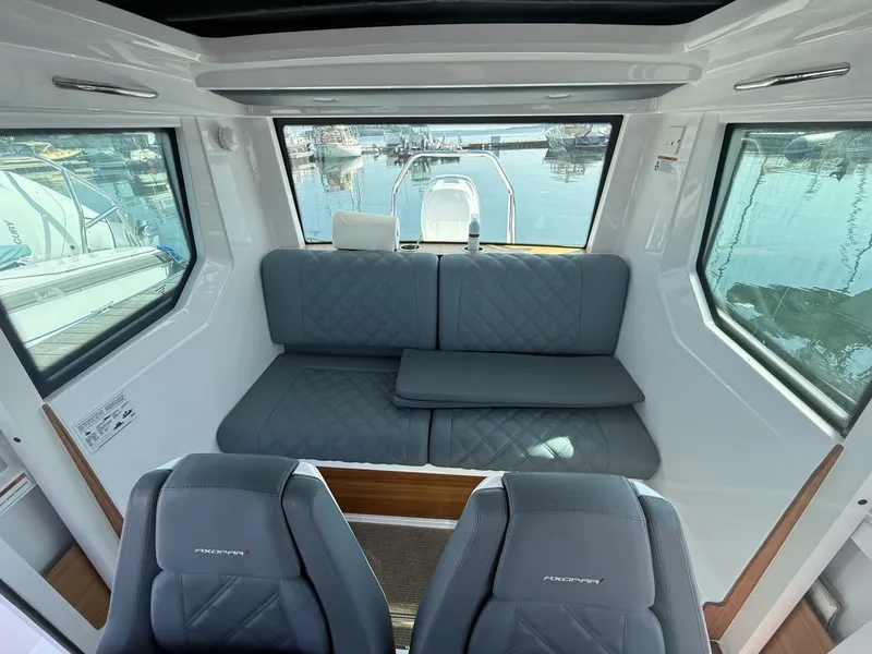 Slide: The Image of Axopar 28 Cabin 2022 - 7400437