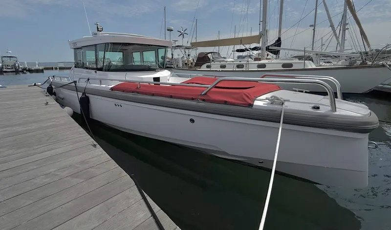 Slide: The Image of Axopar 28 Cabin 2022 - 7400431
