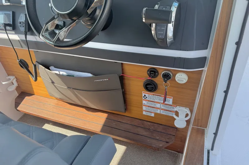 Slide: The Image of Axopar 28 Cabin 2022 - 7400445
