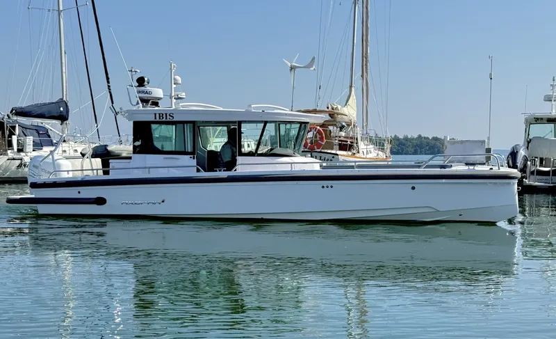 Slide: The Image of Axopar 28 Cabin 2022 - 7400447