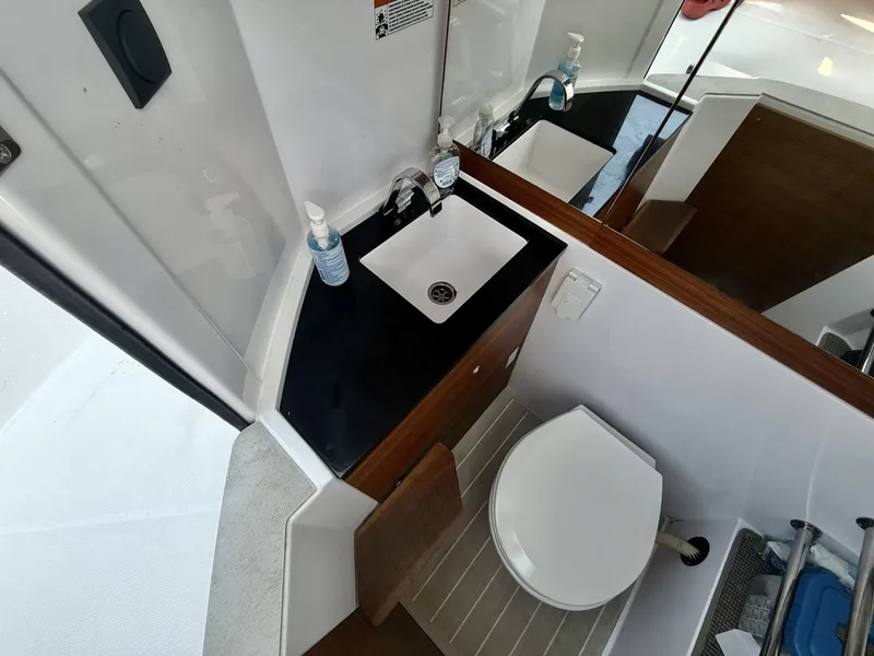 Slide: The Image of Axopar 28 Cabin 2022 - 7400444