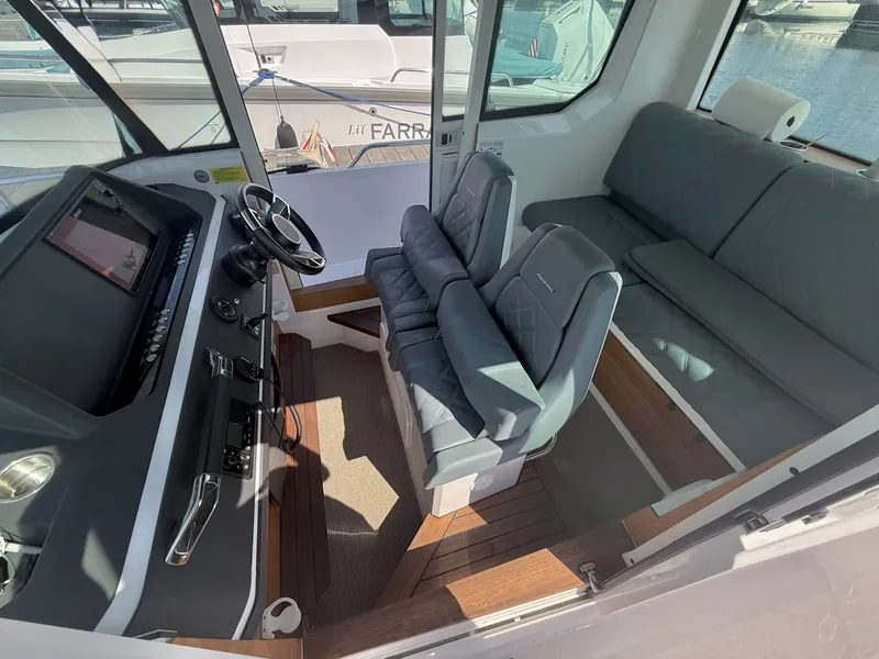 Slide: The Image of Axopar 28 Cabin 2022 - 7400441