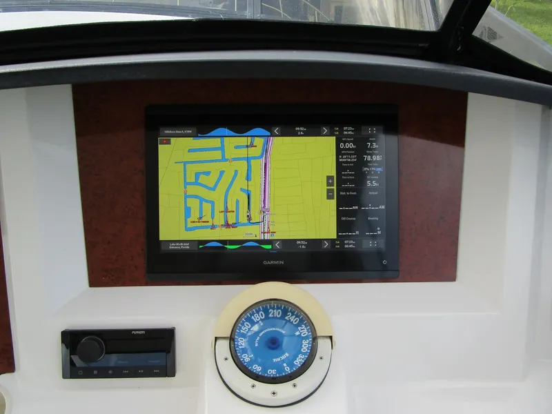 Slide: The Image of Garmin Plotter - 8604639