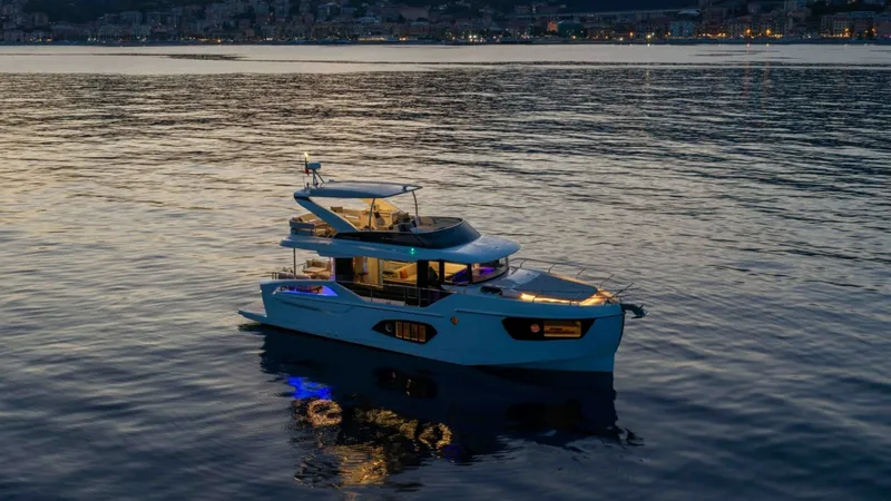Slide: The Image of Absolute_Navetta50_06-scaled - 7403809