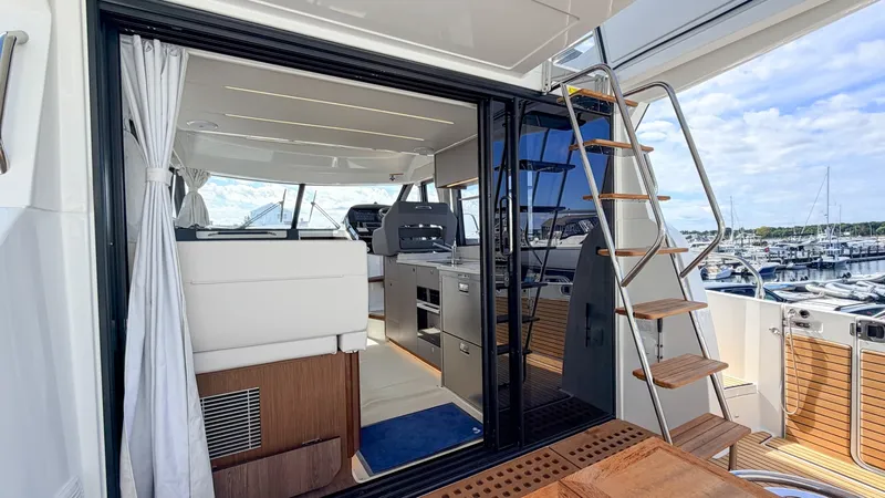 Slide: The Image of Beneteau Antares 12 Fly 2027 - 7843242