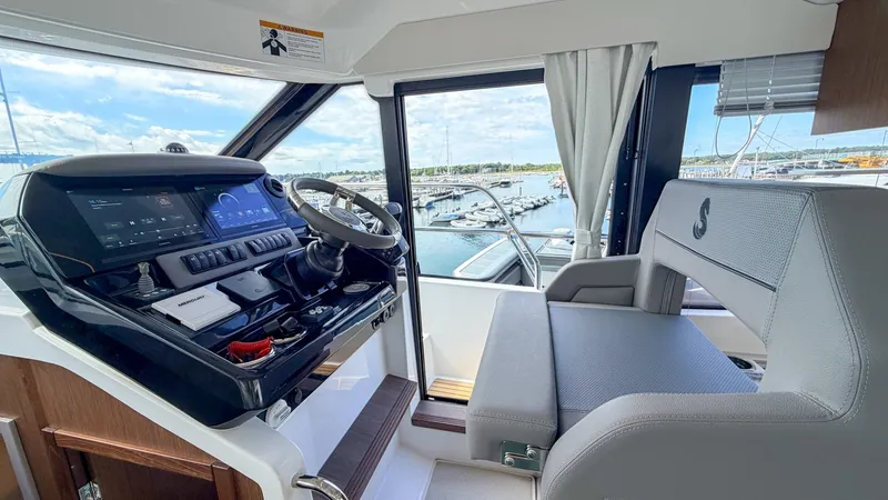 Slide: The Image of Beneteau Antares 12 Fly 2027 - 7843253