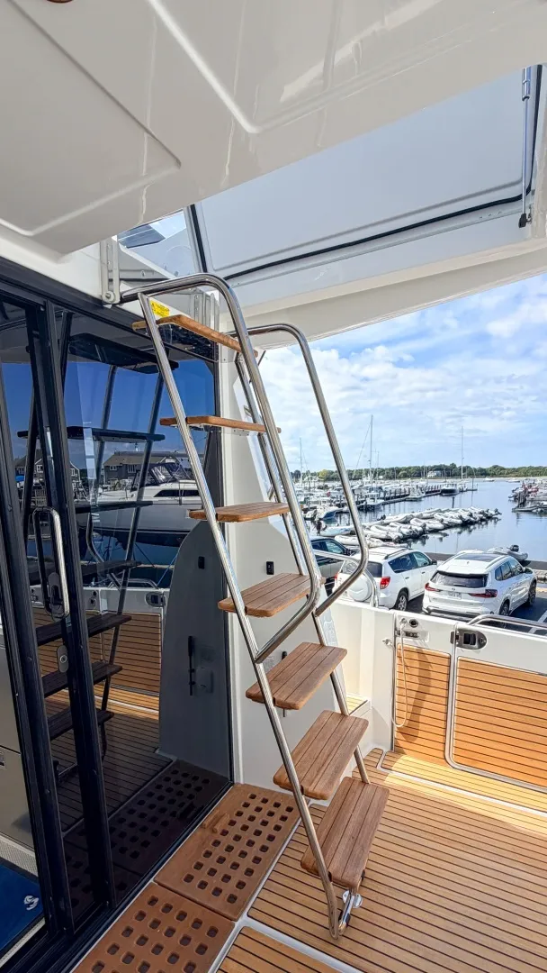 Slide: The Image of Beneteau Antares 12 Fly 2027 - 7843241