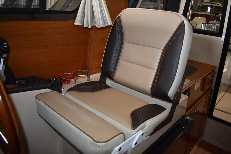 Slide: The Image of Ranger Tug R23 2019 - 7405804