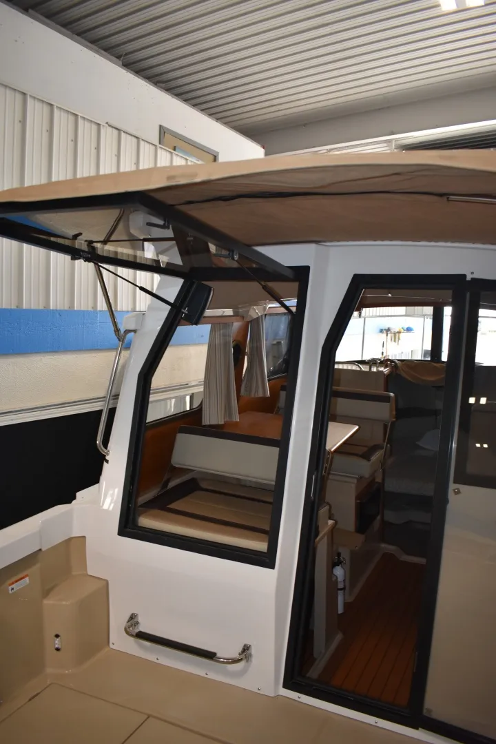 Slide: The Image of Ranger Tug R23 2019 - 7405785