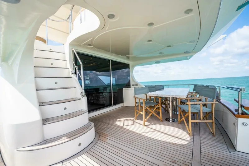 Slide: The Image of Azimut 80 Carat 2004 - 7405435