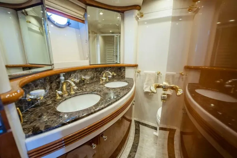 Slide: The Image of Azimut 80 Carat 2004 - 7405449