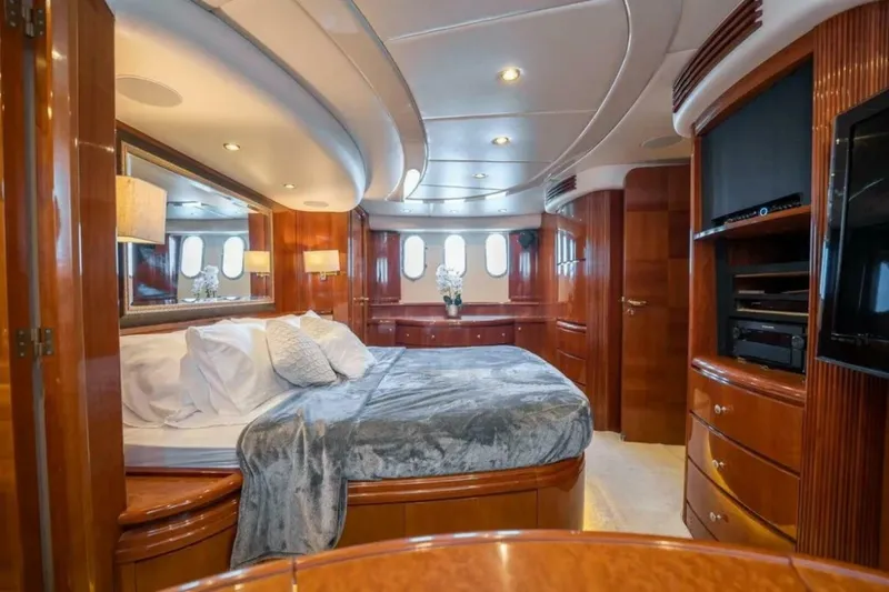 Slide: The Image of Azimut 80 Carat 2004 - 7405447