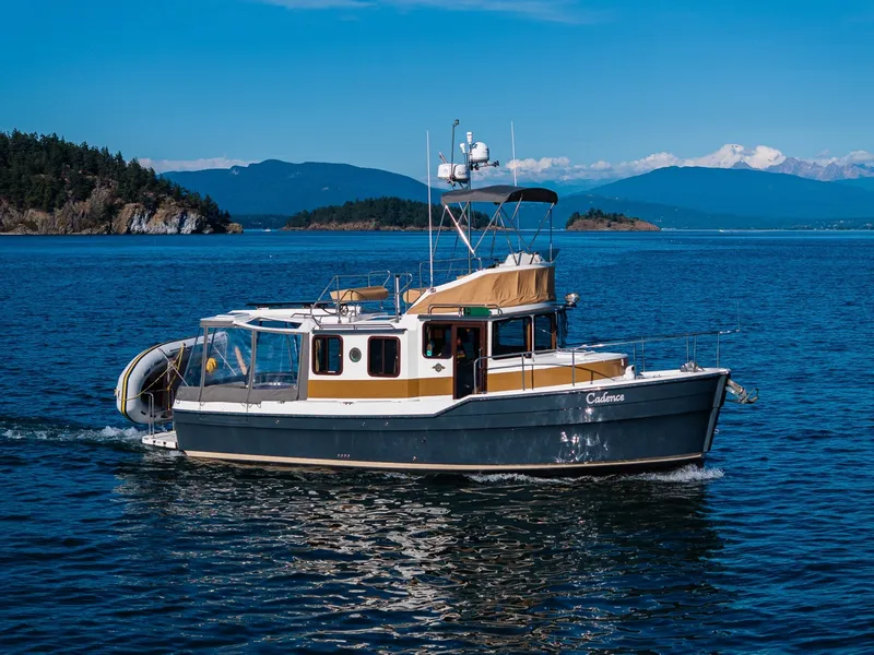 Slide: The Image of Ranger Tug R-31 CB 2016 - 7453775