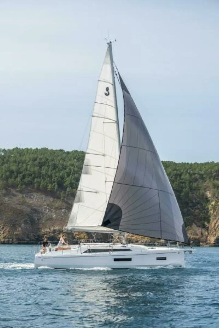 Slide: The Image of Beneteau Oceanis 37.1 2027 - 7405739