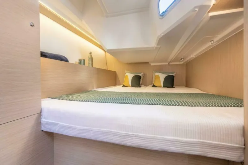 Slide: The Image of Beneteau Oceanis 37.1 2027 - 7405742