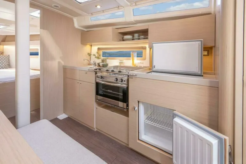 Slide: The Image of Beneteau Oceanis 37.1 2027 - 7405744
