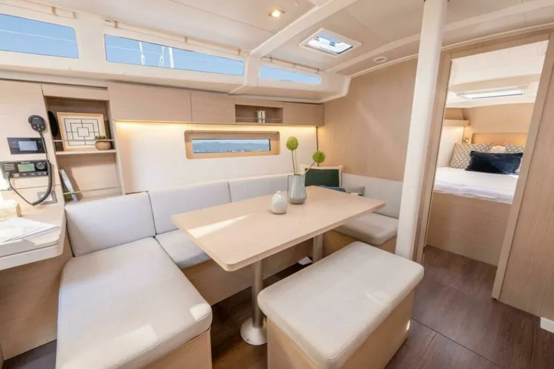 Slide: The Image of Beneteau Oceanis 37.1 2027 - 7405745