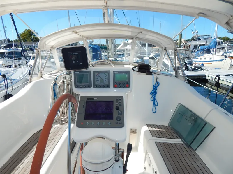 Slide: The Image of Beneteau 373 2005 - 7722979