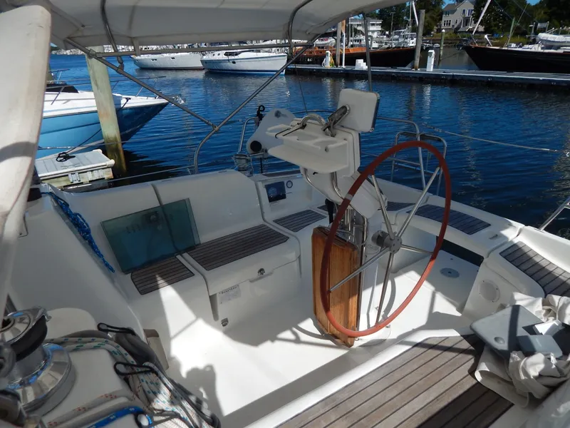 Slide: The Image of Beneteau 373 2005 - 7722983