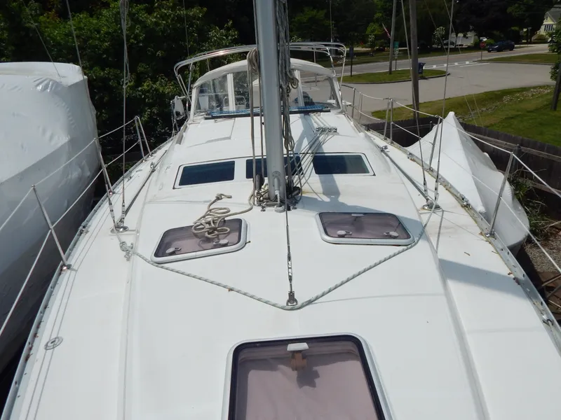 Slide: The Image of Beneteau 373 2005 - 7722985