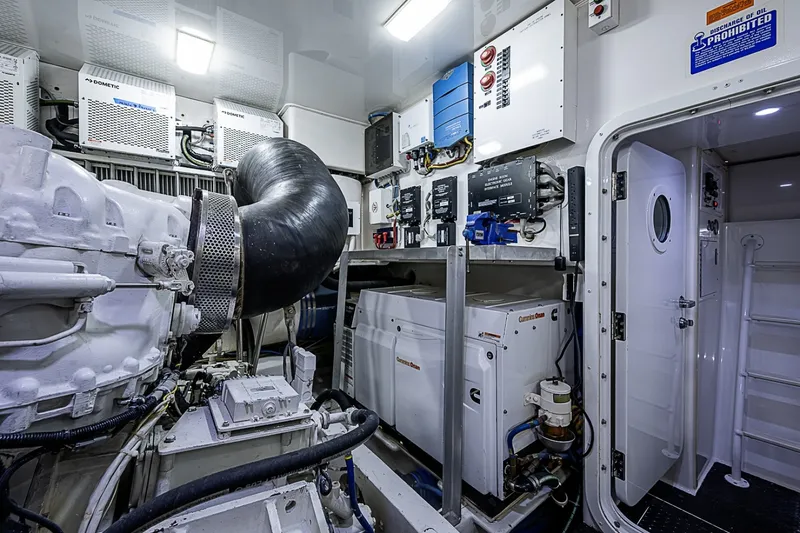 Slide: The Image of Viking 76 Enclosed Bridge 2011 - 7406559