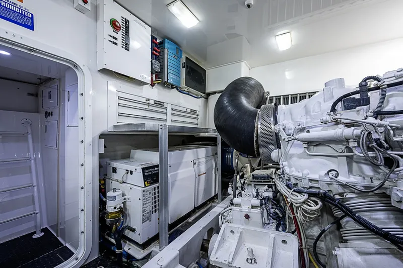 Slide: The Image of Viking 76 Enclosed Bridge 2011 - 7406561