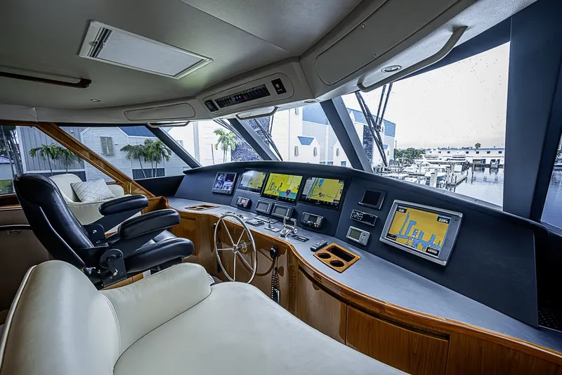 Slide: The Image of Viking 76 Enclosed Bridge 2011 - 7406444