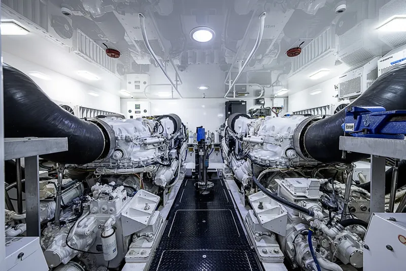 Slide: The Image of Viking 76 Enclosed Bridge 2011 - 7406556
