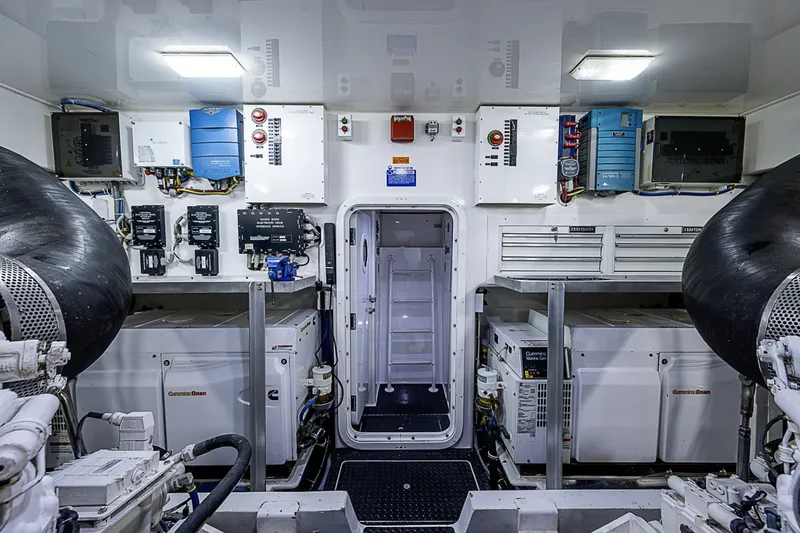 Slide: The Image of Viking 76 Enclosed Bridge 2011 - 7406563