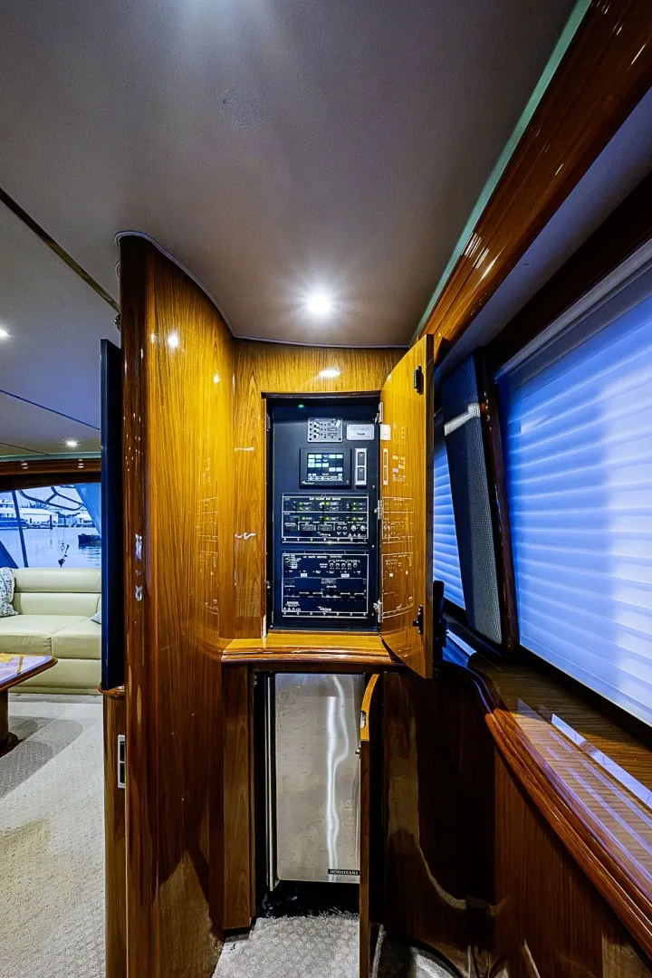 Slide: The Image of Viking 76 Enclosed Bridge 2011 - 7406303
