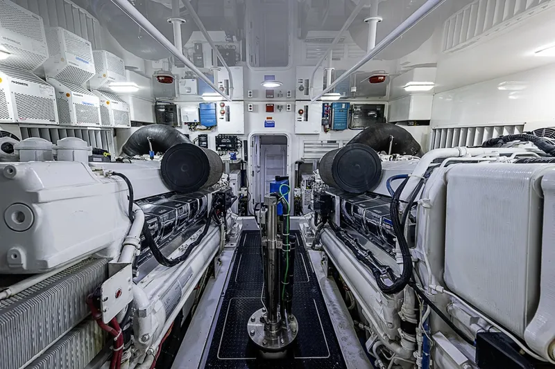 Slide: The Image of Viking 76 Enclosed Bridge 2011 - 7406571