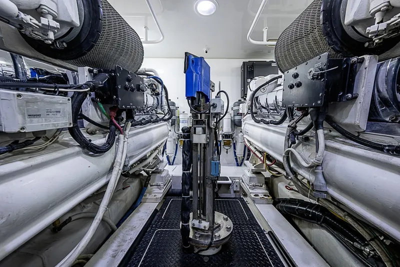 Slide: The Image of Viking 76 Enclosed Bridge 2011 - 7406555