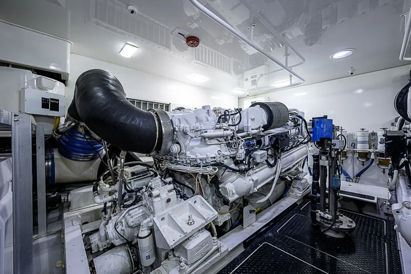 Slide: The Image of Viking 76 Enclosed Bridge 2011 - 7406560