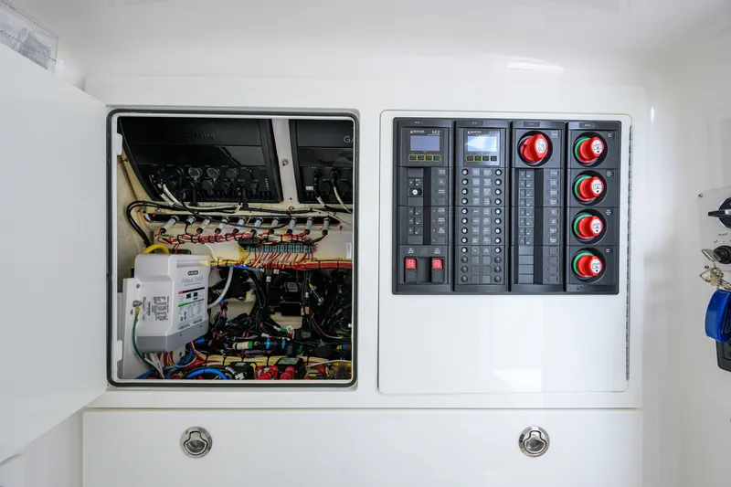 Slide: The Image of Valhalla Boatworks 41 2021 - 7406348