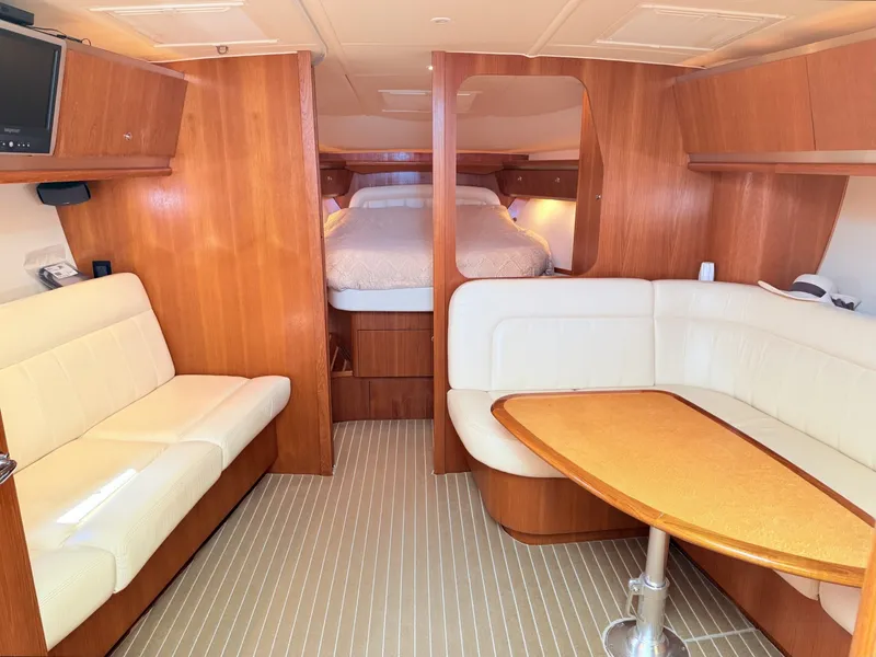 Slide: The Image of Tiara 3600 Sovran 2007 - 7406386