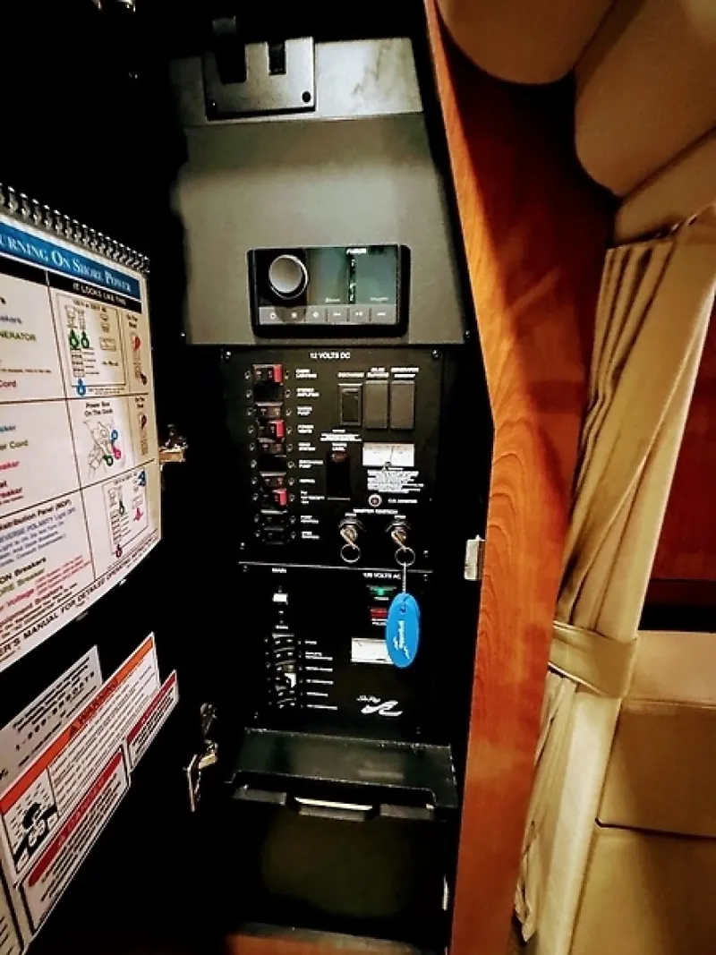 Slide: The Image of Sea Ray 320 Sundancer 2007 - 7406604