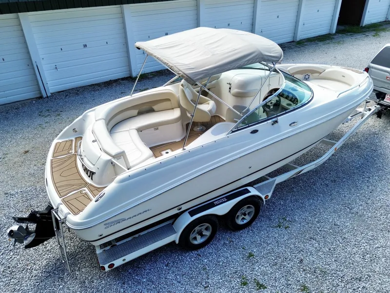 Slide: The Image of Chaparral 230 SSi Bowrider 2002 - 7406717