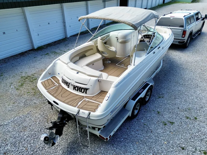Slide: The Image of Chaparral 230 SSi Bowrider 2002 - 7406716