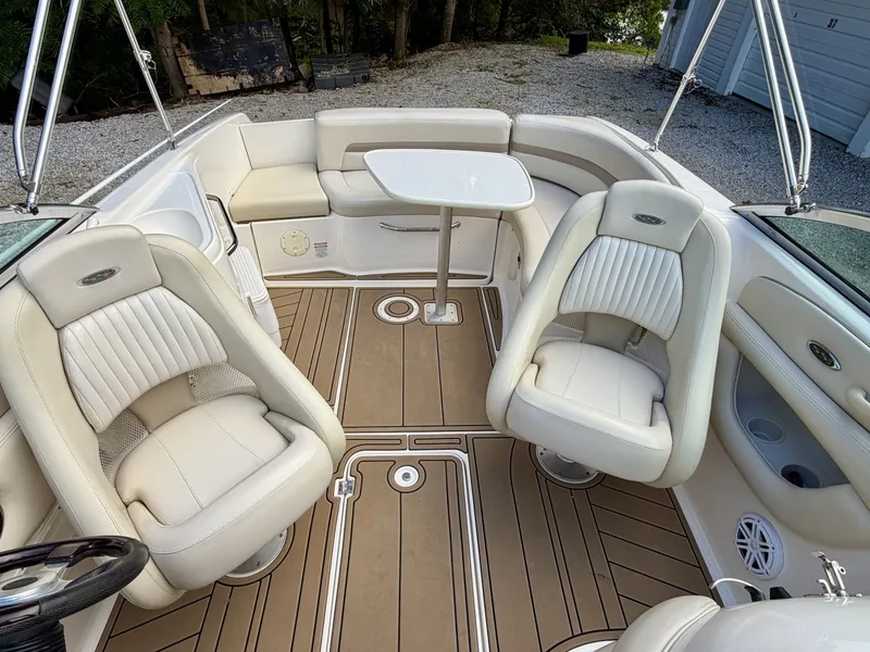 Slide: The Image of Chaparral 230 SSi Bowrider 2002 - 7406892