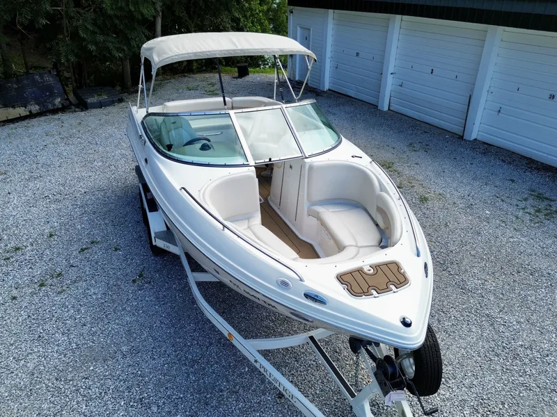 Slide: The Image of Chaparral 230 SSi Bowrider 2002 - 7406721