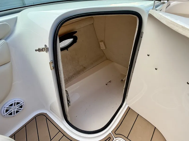 Slide: The Image of Chaparral 230 SSi Bowrider 2002 - 7406854