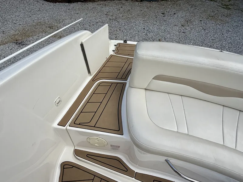 Slide: The Image of Chaparral 230 SSi Bowrider 2002 - 7406923