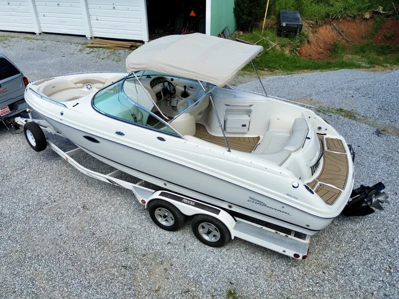 Slide: The Image of Chaparral 230 SSi Bowrider 2002 - 7406712