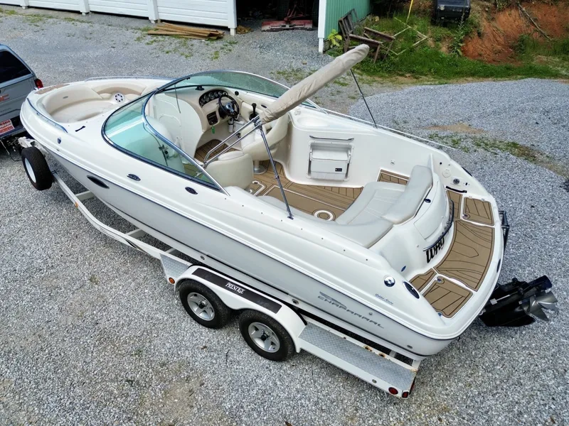 Slide: The Image of Chaparral 230 SSi Bowrider 2002 - 7406726